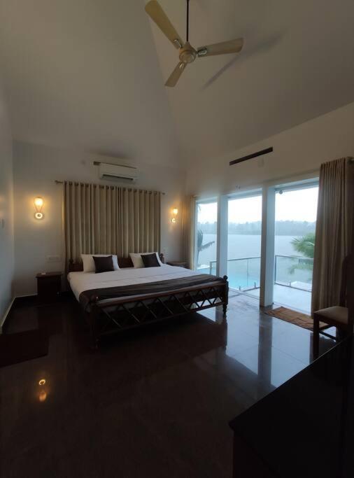 Riveria Portico - River Side 6 Bedroom Private Pool Bungalow North Paravur Exterior photo