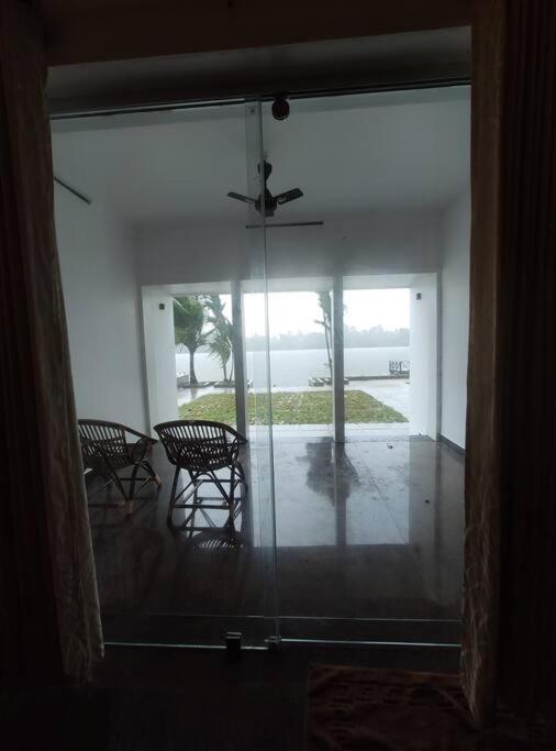 Riveria Portico - River Side 6 Bedroom Private Pool Bungalow North Paravur Exterior photo