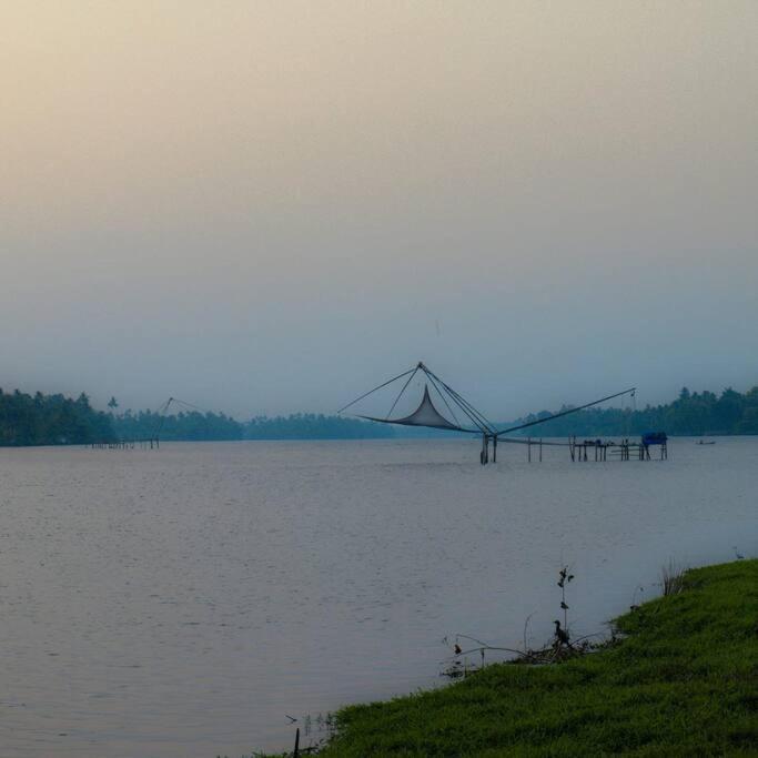 Riveria Portico - River Side 6 Bedroom Private Pool Bungalow North Paravur Exterior photo